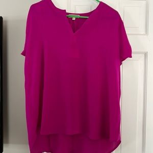 NWT women’s large magenta V-neck, short sleeve blouse